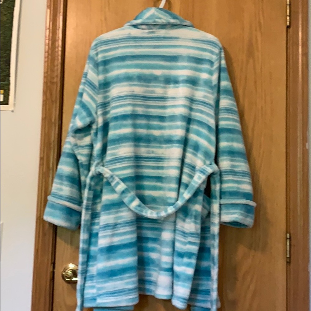 Women’s Robe - Picture 8 of 8